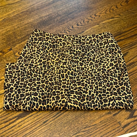 Jcrew Cheetah Print Pencil skirt - Picture 2 of 6